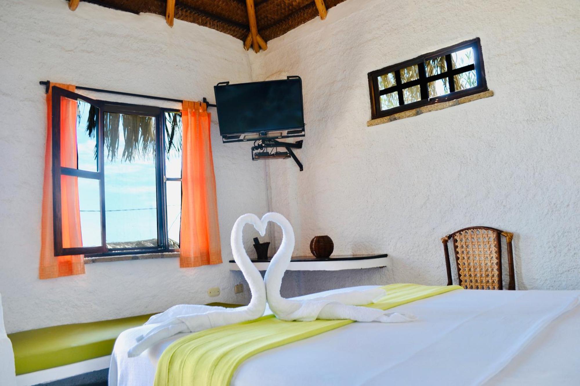 Hotel Smiling Crab Canoas de Punta Sal Exterior foto