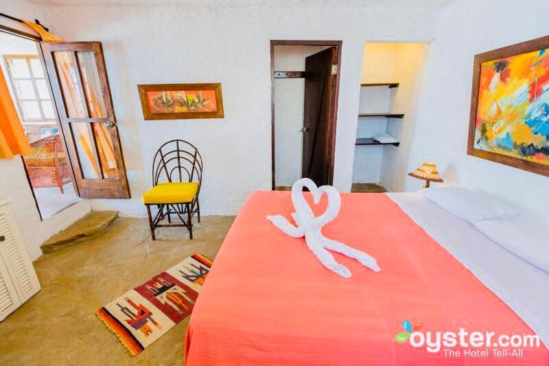 Hotel Smiling Crab Canoas de Punta Sal Exterior foto