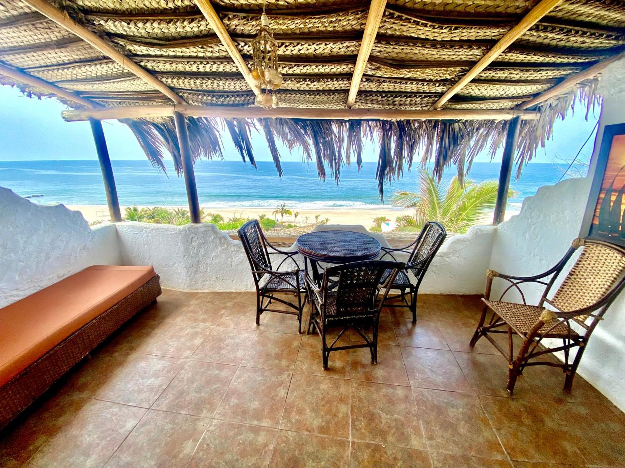 Hotel Smiling Crab Canoas de Punta Sal Exterior foto