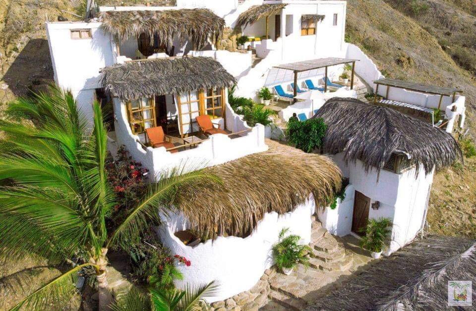 Hotel Smiling Crab Canoas de Punta Sal Exterior foto