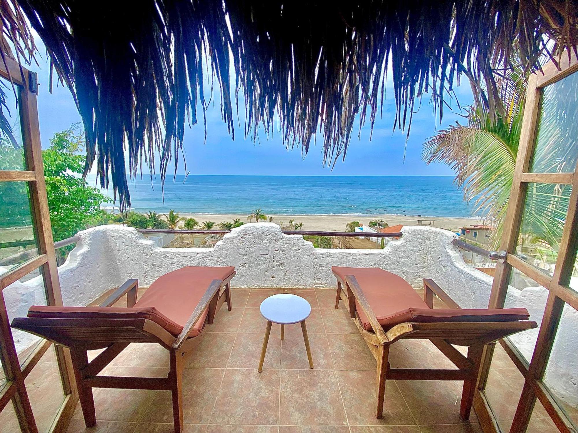 Hotel Smiling Crab Canoas de Punta Sal Exterior foto