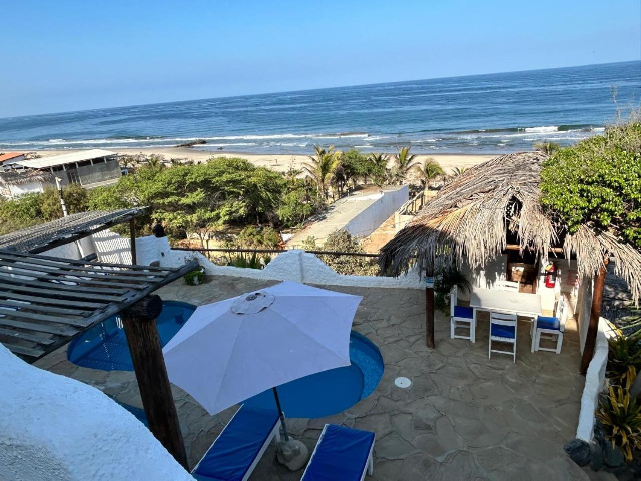 Hotel Smiling Crab Canoas de Punta Sal Exterior foto